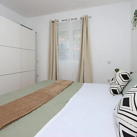Seaside Apartments With A Swimming Pool Pag - 6412 Pag Town Room photo