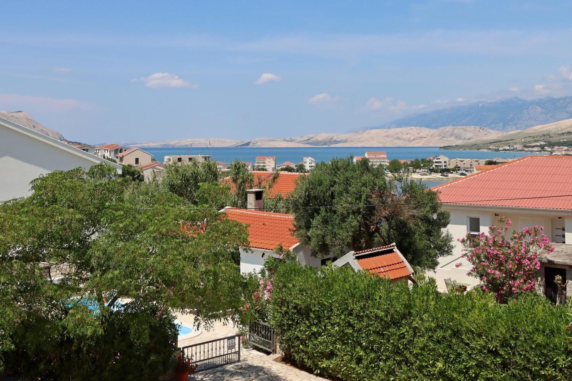 Seaside With A Swimming Pool Pag - 6412 Apartment Pag Town